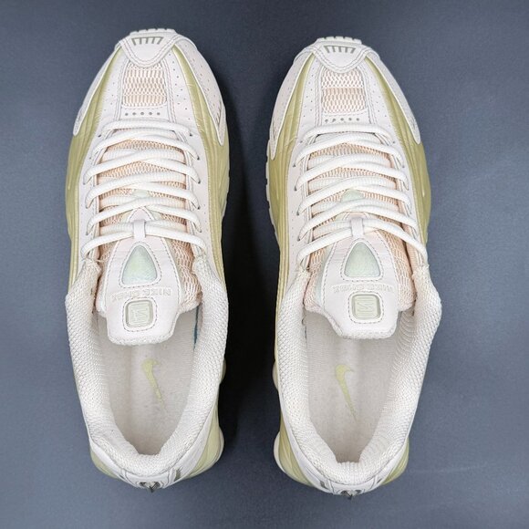 Wmns Nike Shox R4 'Guava Gold' - Picture 5 of 12